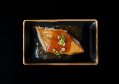 Zalm van de bakplaat van Yumi Sushi & Grill in Brunssum